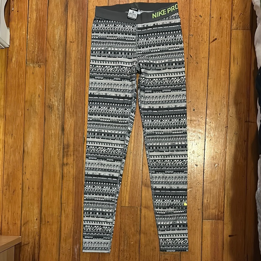Nike Leggings - Black and Gray Pattern